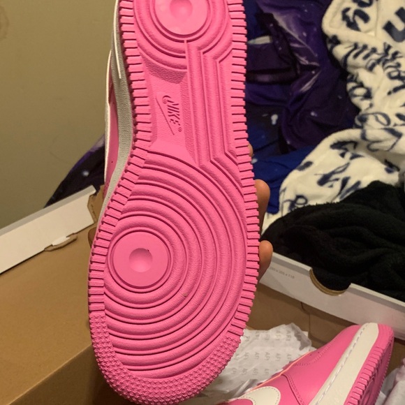 Nike Air Force 1 in Pink and White - Picture 6 of 7